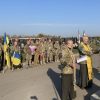 Ukraine: cérémonie au carré militaire de Kharkiv en hommage aux soldats tombés au combat
